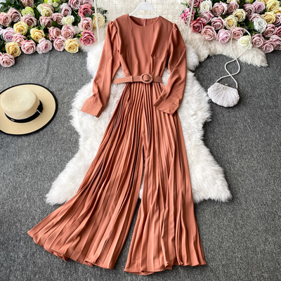 Salopeta lunga de dama cu pantaloni plisati si curea