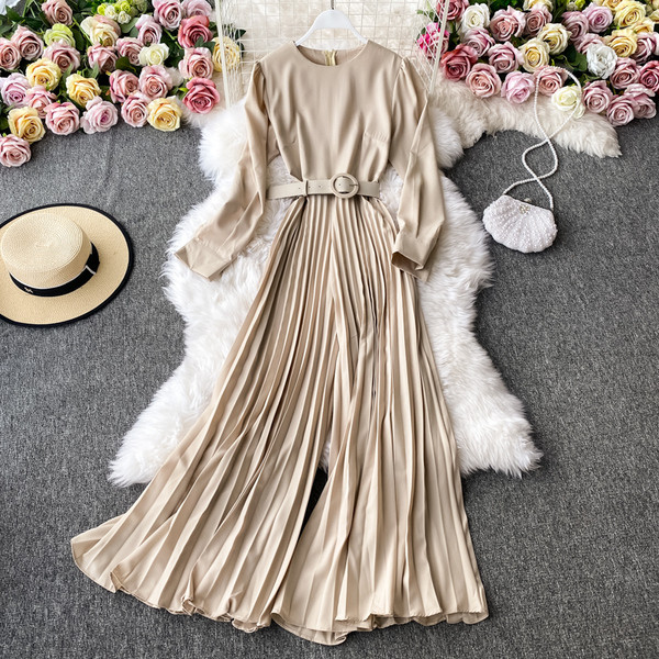 Salopeta lunga de dama cu pantaloni plisati si curea