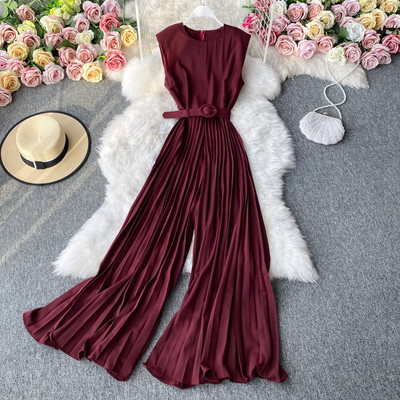 Salopeta lunga de dama cu curea in talie si decolteu rotund