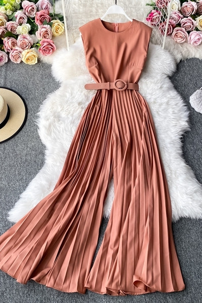 Salopeta lunga de dama cu curea in talie si decolteu rotund