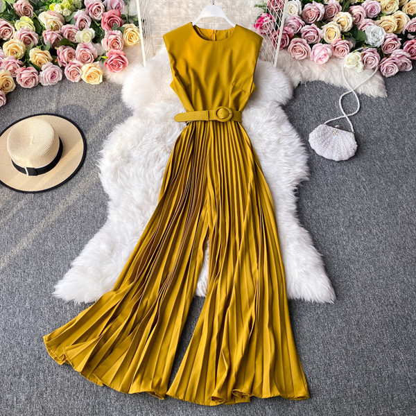 Salopeta lunga de dama cu curea in talie si decolteu rotund