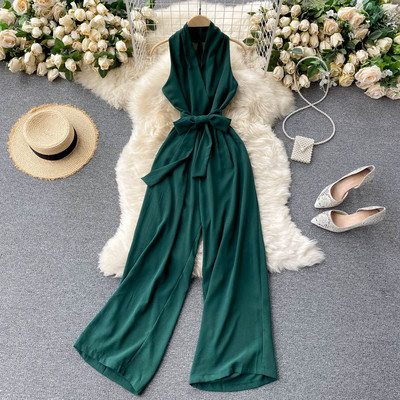 Salopeta de dama moderna cu curea si decolteu spitz in mai multe culori