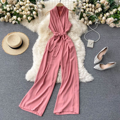 Salopeta de dama moderna cu curea si decolteu spitz in mai multe culori