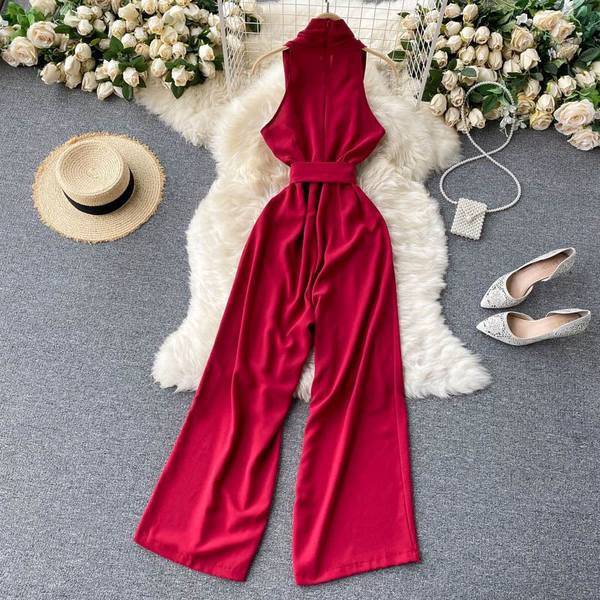 Salopeta de dama moderna cu curea si decolteu spitz in mai multe culori