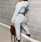 Set sport de dama de pantaloni si bluza cu cravate