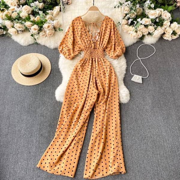 Salopetă casual de damă cu buline, cu decolteu spitz