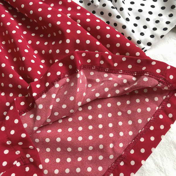 Salopeta de dama cu buline si nasturi