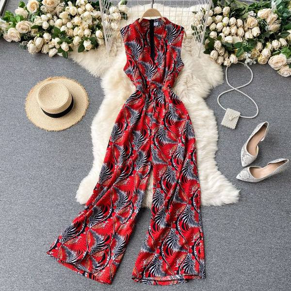 Šareni ženski kombinezon sa špic izrezom - široki model