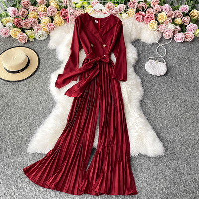 Salopeta de dama moderna cu nasturi si centura in talie