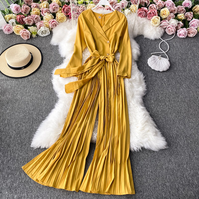 Salopeta de dama moderna cu nasturi si centura in talie