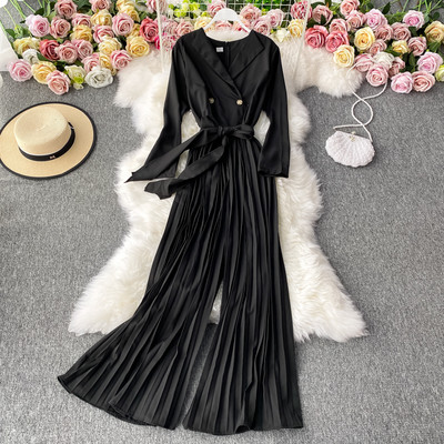 Salopeta de dama moderna cu nasturi si centura in talie