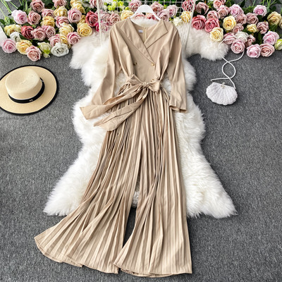 Salopeta de dama moderna cu nasturi si centura in talie