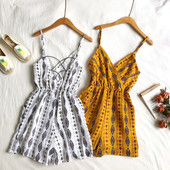 Salopetă de damă colorată cu decolteu în V