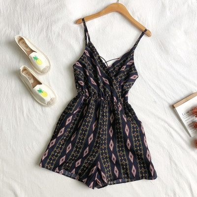 Salopetă de damă colorată cu decolteu în V