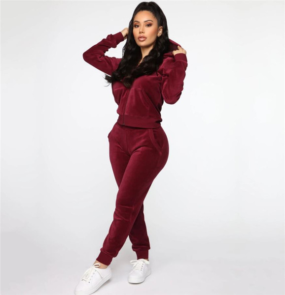 Set sport actual pentru femei din hanorac și arțar