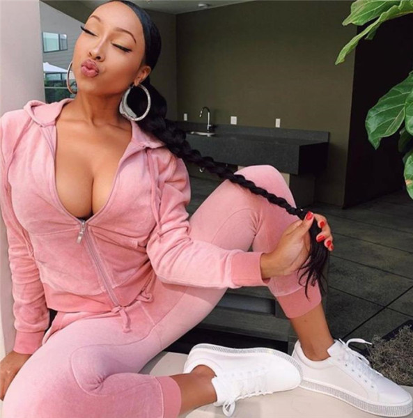 Set sport actual pentru femei din hanorac și arțar