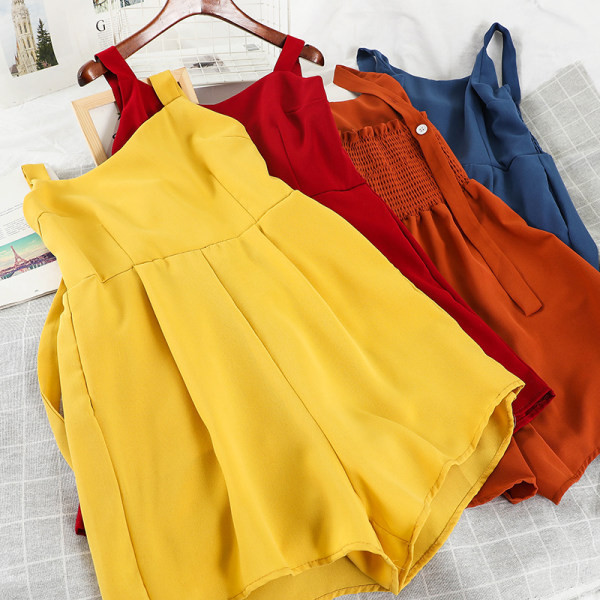 Model nou de salopete scurte de dama cu bretele subtiri in mai multe culori