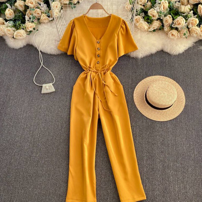 Salopetă casual de damă, cu mâneci scurte și decolteu spitz