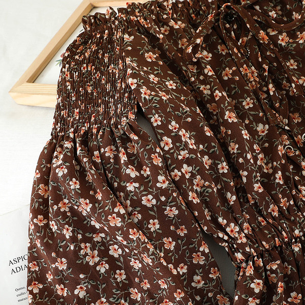 Salopeta de dama cu model floral si maneci 3/4