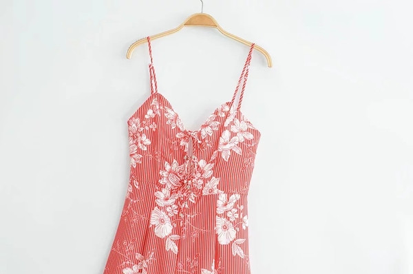 Salopeta de vara moderna cu bretele subtiri