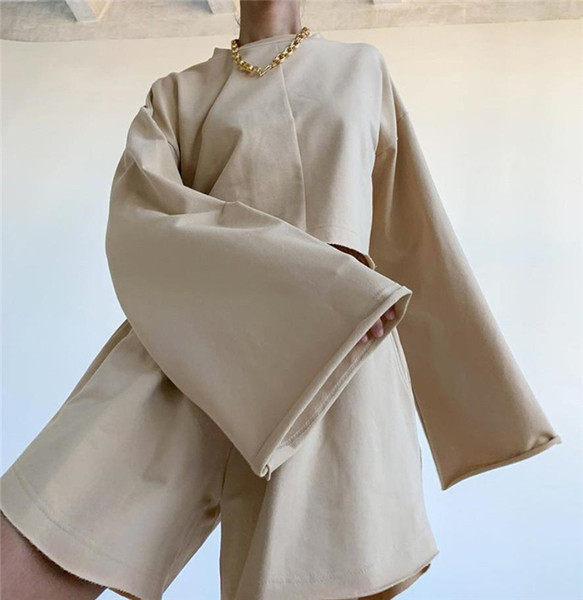 Set de dama bluza si pantaloni scurti model lat