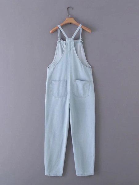 Salopetă modernă din denim cu buzunare