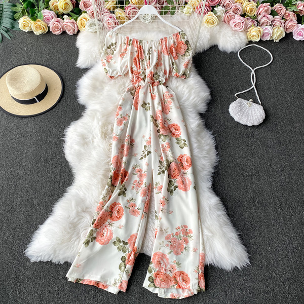 Salopetă lungă de damă cu model floral și mâneci scurte