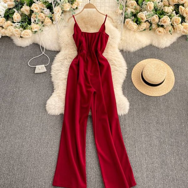 Nou model de salopetă lungă de damă cu bretele subțiri și decolteu spitz