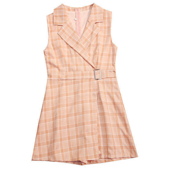 Salopeta dama in carouri cu curea si decolteu spitz