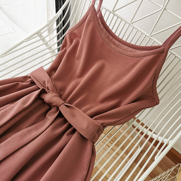 Salopeta de dama moderna cu curea si bretele subtiri in diferite culori