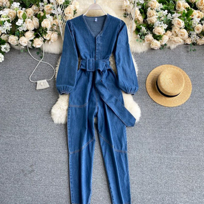 Καθημερινή γυναικεία τζιν ολόσωμη φόρμα με λαιμόκοψη και ζώνη