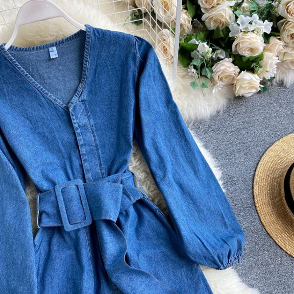 Καθημερινή γυναικεία τζιν ολόσωμη φόρμα με λαιμόκοψη και ζώνη