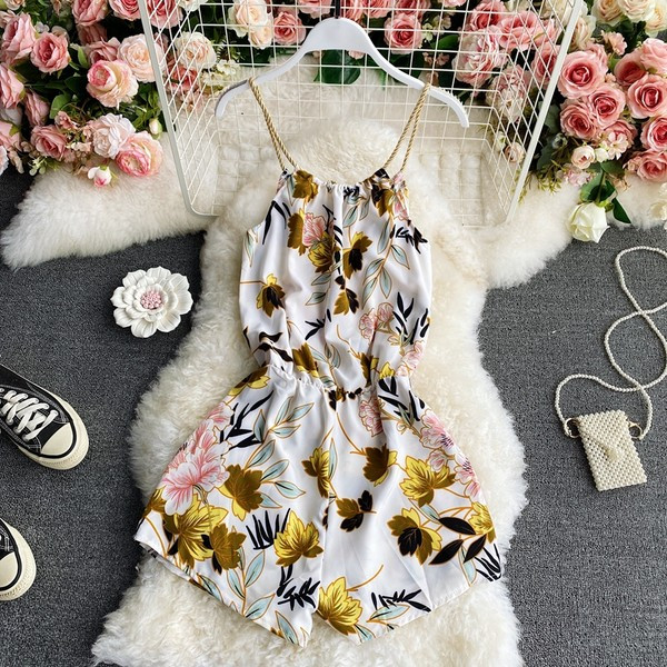 Naiste lühike lillemustri ja kummiga kombinesoon