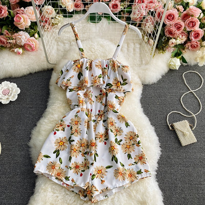 Salopeta scurta de dama cu model floral si bretele