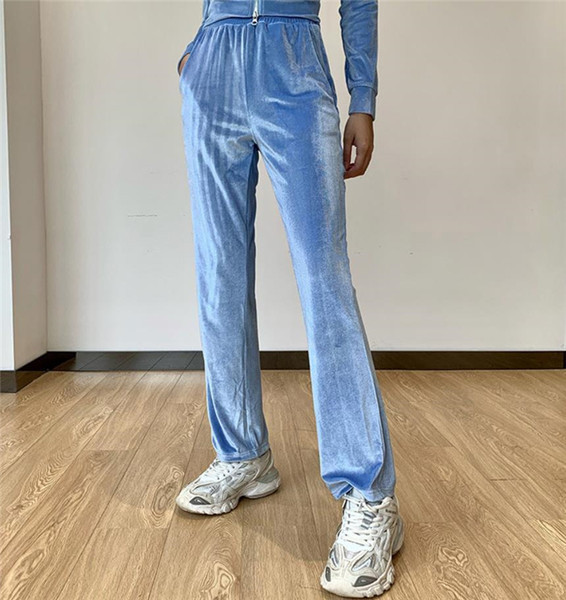 Set sport modern pentru femei de pantaloni și hanorac cu o inscripție