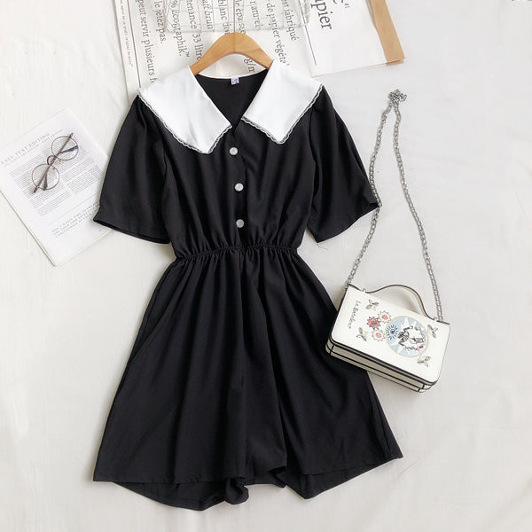 Salopeta de dama cu maneci scurte si nasturi