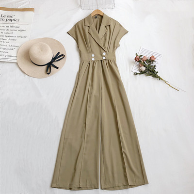 Γυναικεία ολόσωμη φόρμα με κοντά μανίκια και κουμπιά