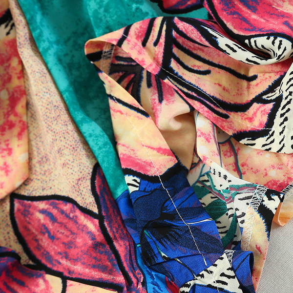 Salopetă casual de damă cu model floral și mâneci 3/4