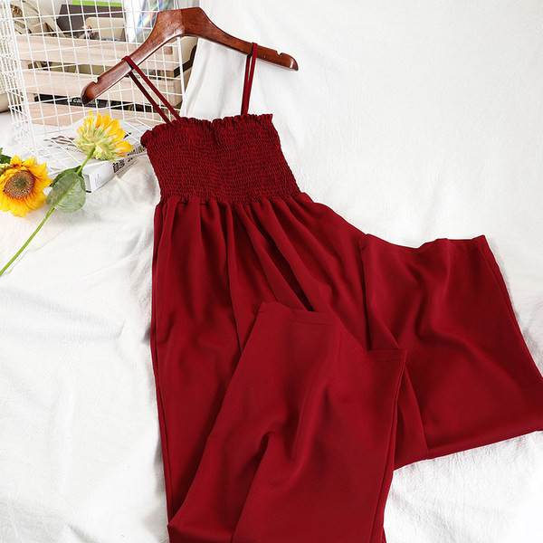 Κομψή ολόσωμη φόρμα με λεπτά τιραντάκια σε διάφορα χρώματα