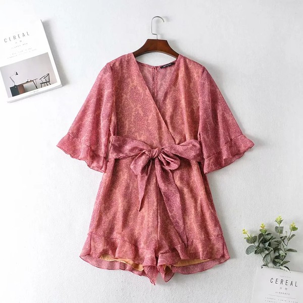 Νέο μοντέλο κοντή  ολόσωμη φόρμα με βαθύ ντεκολτέ