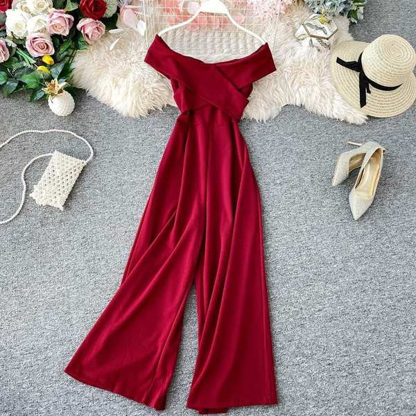 Μοντέρνα γυναικεία ολόσωμη  φόρμα με οβάλ λαιμόκοψη - διάφορα χρώματα