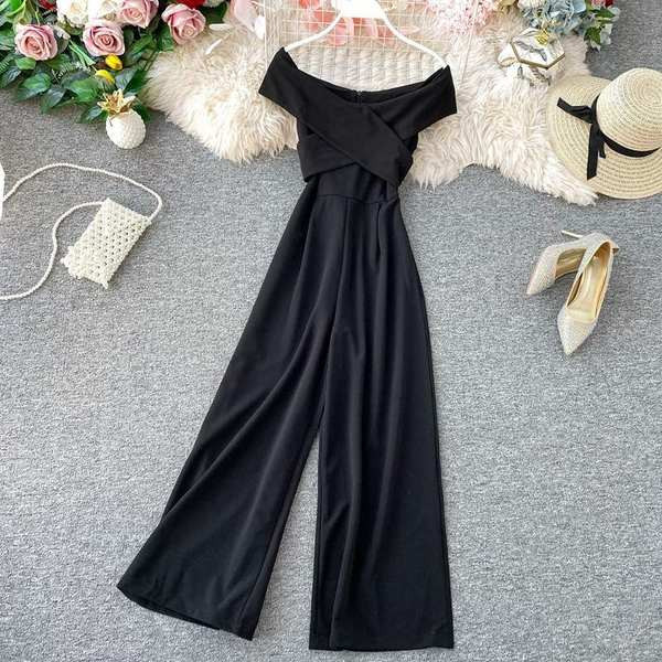 Μοντέρνα γυναικεία ολόσωμη  φόρμα με οβάλ λαιμόκοψη - διάφορα χρώματα