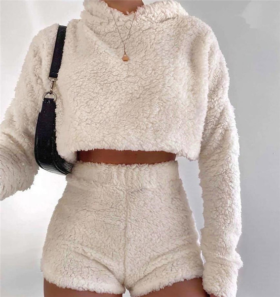 Set elegant de bluză scurtă de damă, cu glugă și pantaloni scurți