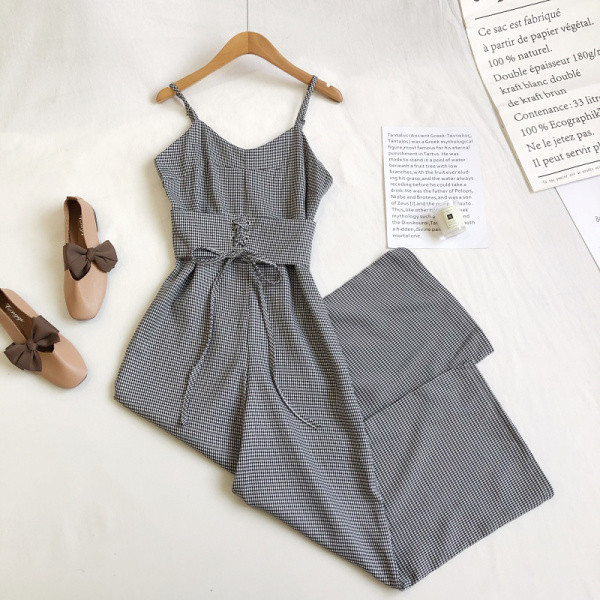 Salopete de dama actuale cu bretele si cravate subtiri