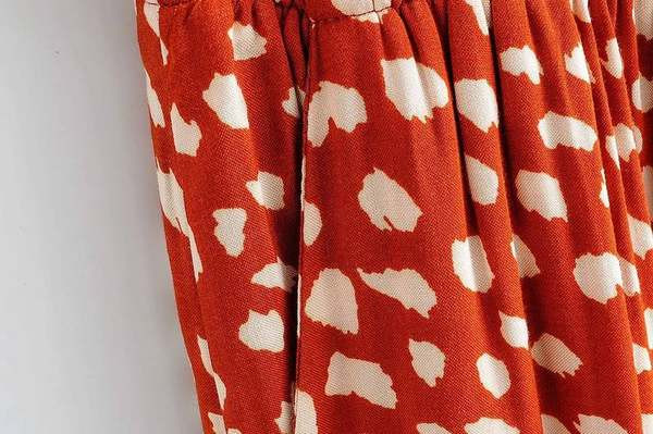 Μεγάλα νούμερα γυναικεία ολόσωμη φόρμα με λεπτά τιραντάκια και βολάν