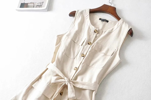 Καθημερινή κοντή ολόσωμη φόρμα με κουμπιά και τσέπες