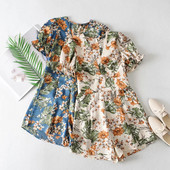 Salopetă scurtă casual cu model floral