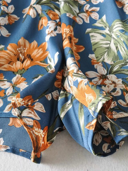 Salopetă scurtă casual cu model floral