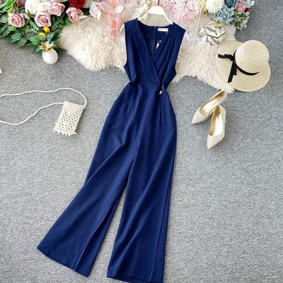 Salopeta dama model nou cu decolteu spitz - model lat