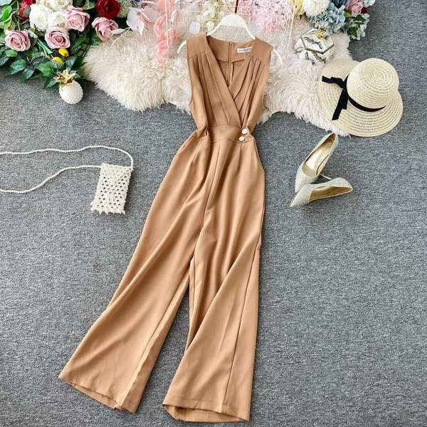 Salopeta dama model nou cu decolteu spitz - model lat